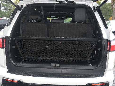 Used 2024 Toyota Sequoia Platinum AWD/4WD image 22