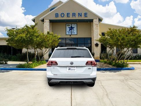 Used 2018 Volkswagen Atlas SEL Premium image 4