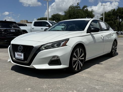 Used 2019 Nissan Altima 2.5 SR FWD image 9