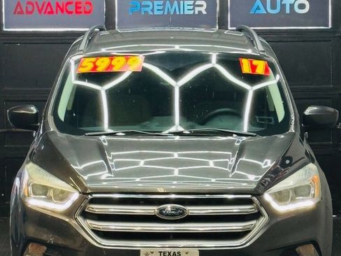 Used 2017 Ford Escape SE w/ Equipment Group 201A FWD image 5