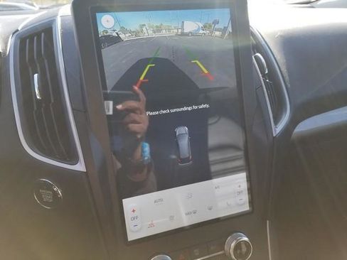 Certified 2024 Ford Edge SEL image 19