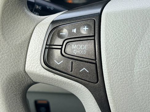 Used 2013 Toyota Sienna LE image 29