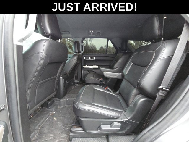 Used 2023 Ford Explorer XLT w/ Equipment Group 202A RWD image 10