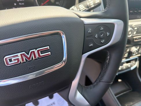 Used 2024 GMC Terrain SLT AWD/4WD image 43