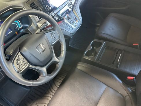 Used 2024 Honda Odyssey Sport image 4