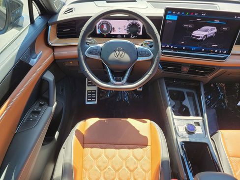 New 2026 Volkswagen Tiguan SEL R-Line image 11