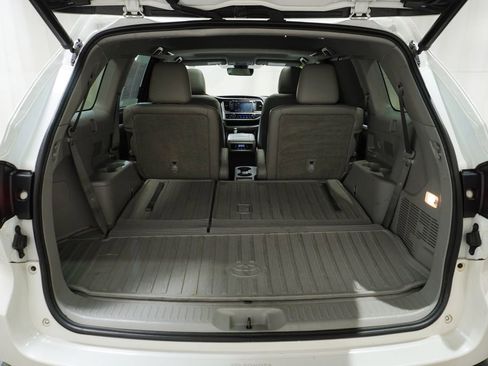 Used 2018 Toyota Highlander XLE image 6