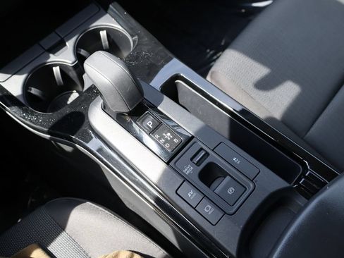 Used 2025 Toyota Prius LE FWD image 37