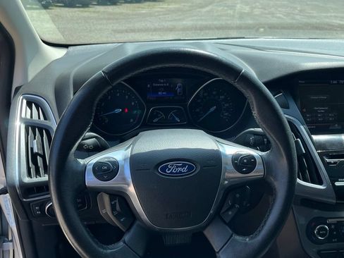 Used 2013 Ford Focus Titanium FWD image 20