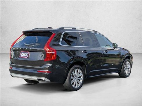 Used 2017 Volvo XC90 T6 Momentum w/ Vision Package AWD/4WD image 4