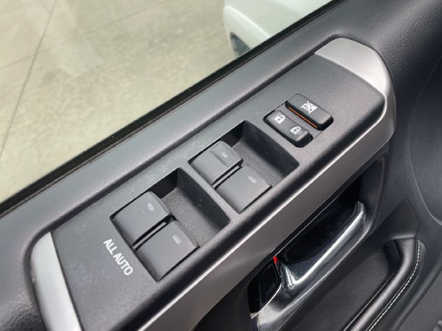 Used 2015 Toyota 4Runner SR5 Premium AWD/4WD image 26