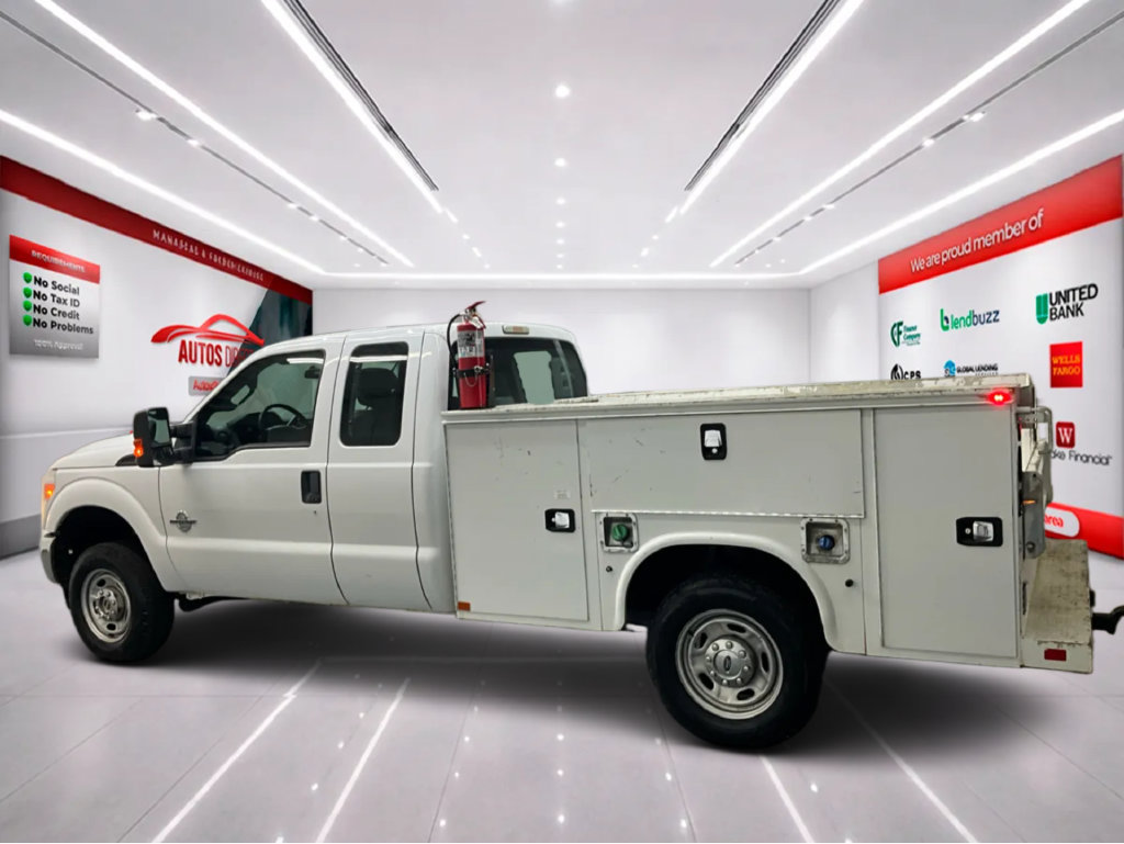 Used 2015 Ford F250 XL w/ Power Equipment Group AWD/4WD image 4