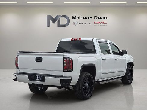 Certified 2018 GMC Sierra 1500 Denali w/ Denali Ultimate Package AWD/4WD image 14