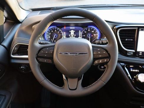 New 2026 Chrysler Pacifica Select w/ S Appearance Package image 15