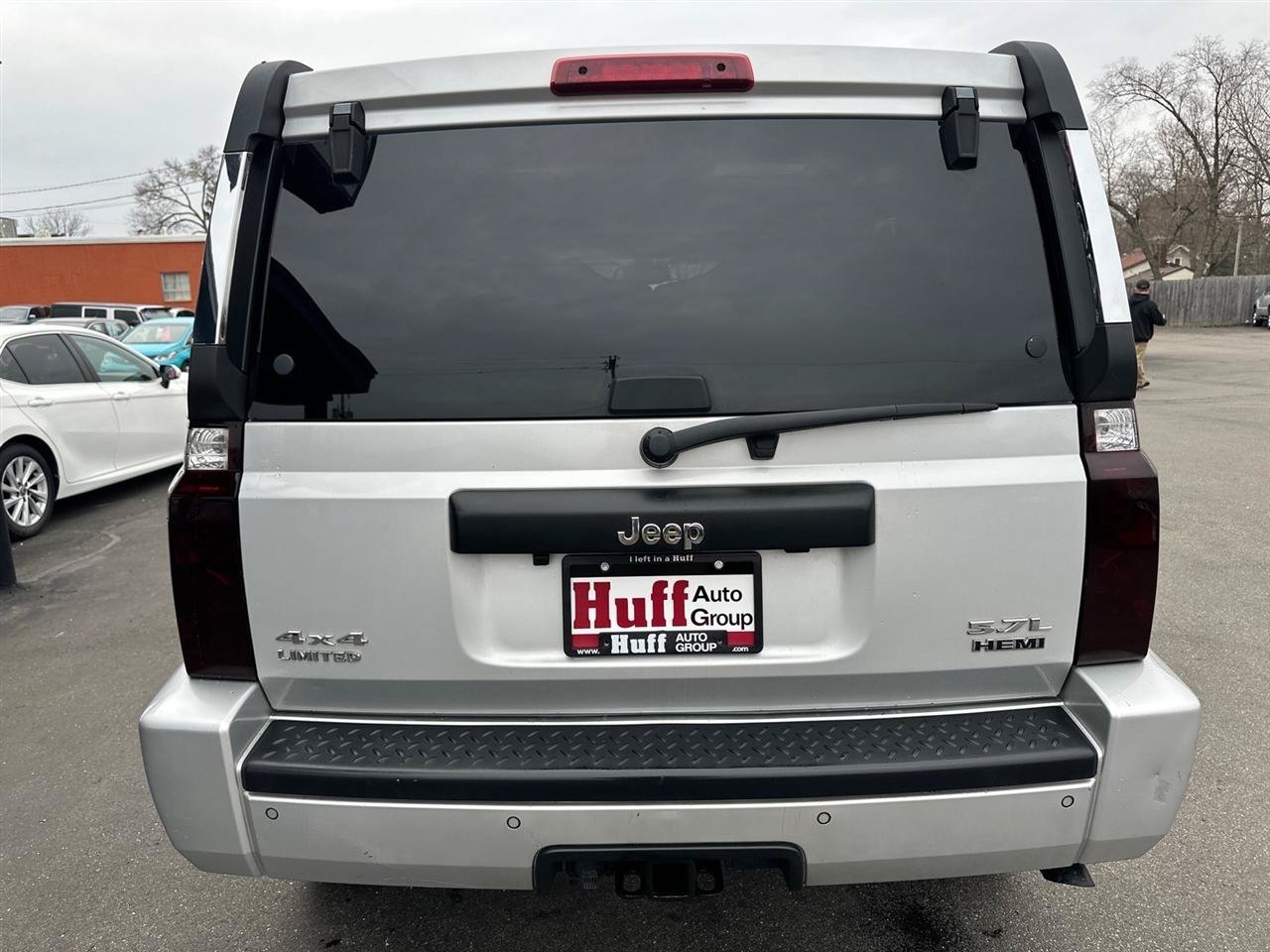Used 2006 Jeep Commander Limited AWD/4WD image 7