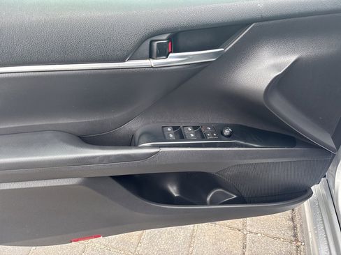 Used 2020 Toyota Camry SE image 20