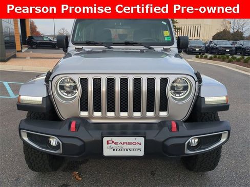 Used 2018 Jeep Wrangler Unlimited Sahara image 9