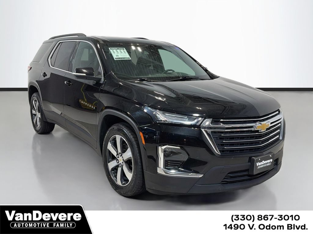 Used 2023 Chevrolet Traverse LT w/ LT Premium Package AWD/4WD image 1