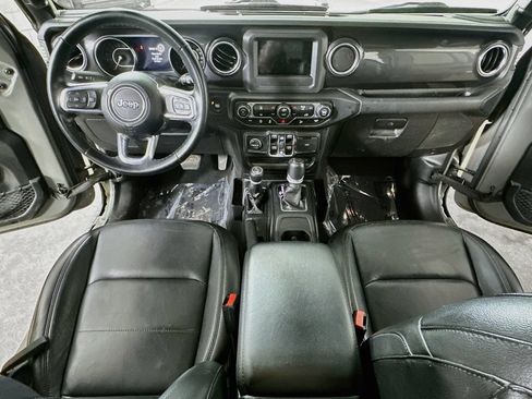 Used 2021 Jeep Wrangler Unlimited Sahara AWD/4WD image 16