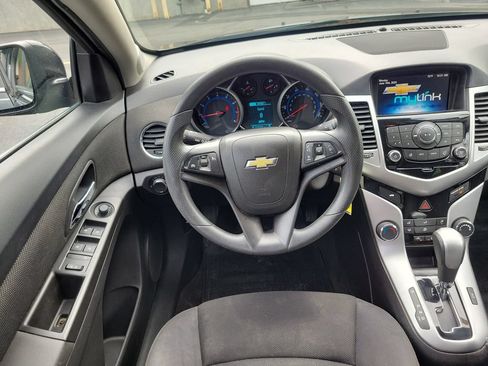 Used 2016 Chevrolet Cruze LT FWD image 14
