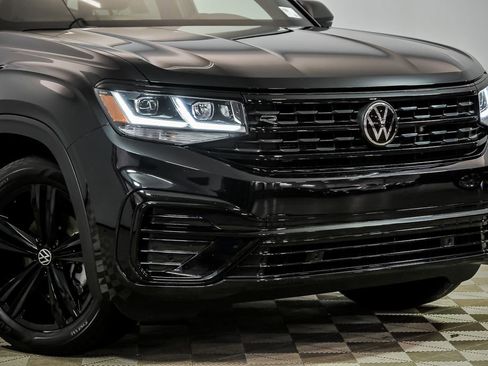 Used 2023 Volkswagen Atlas Cross Sport SEL R-Line image 2