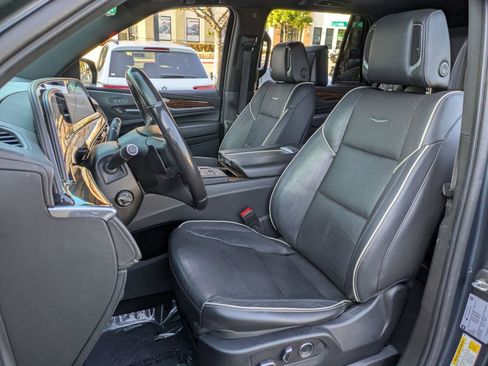 Used 2021 Cadillac Escalade Premium Luxury w/ Driver Assist Tech Package AWD/4WD image 29