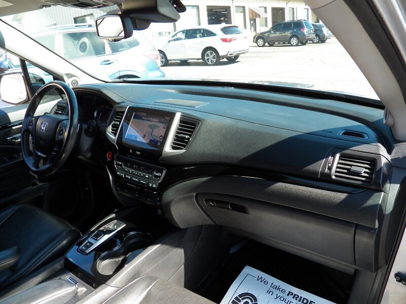 Used 2017 Honda Pilot Elite image 18