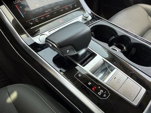 Used 2019 Audi Q8 Prestige AWD/4WD image 20
