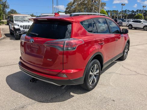 Used 2017 Toyota RAV4 XLE image 4