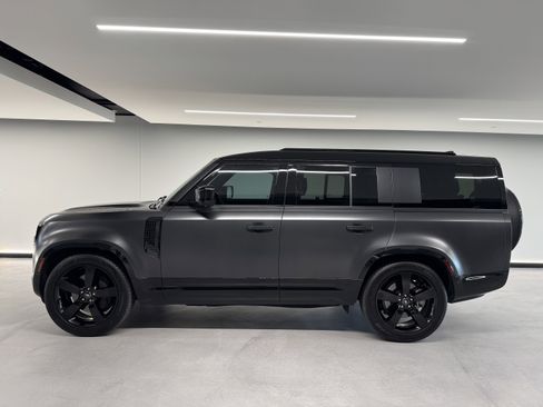 Used 2025 Land Rover Defender 130 X-Dynamic SE AWD/4WD image 5