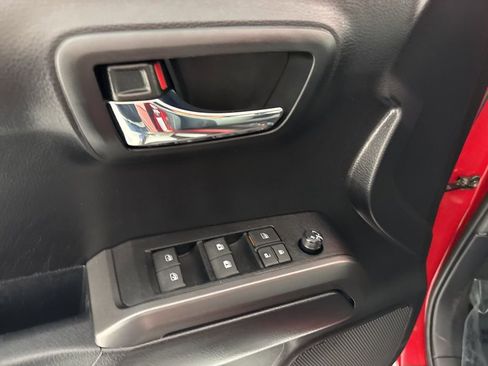 Used 2022 Toyota Tacoma TRD Off-Road w/ Technology Package image 26