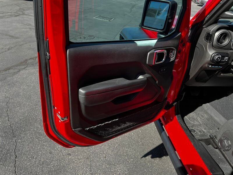 Used 2023 Jeep Wrangler Unlimited w/ Cold Weather Group AWD/4WD image 16