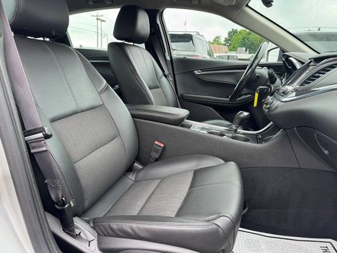 Used 2017 Chevrolet Impala LT FWD image 15