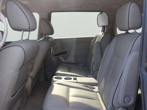 Used 2012 Nissan Quest SL FWD image 8