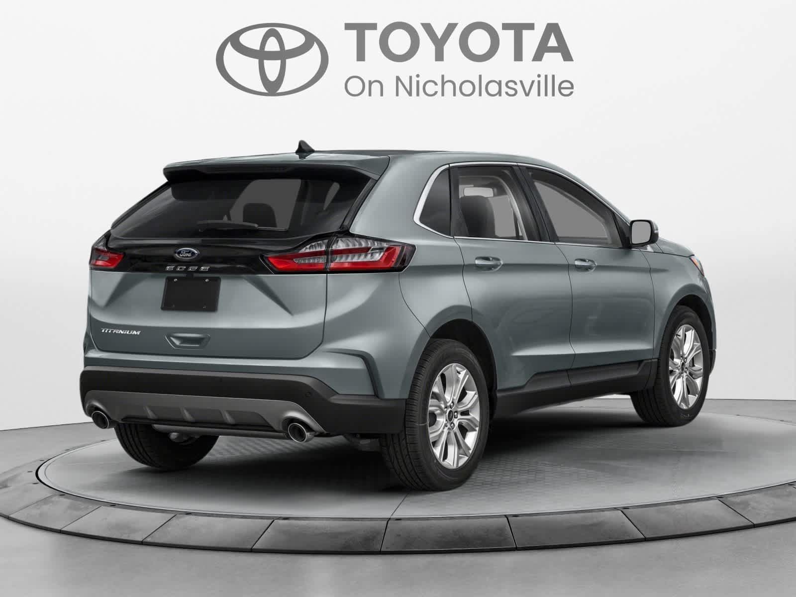 Used 2024 Ford Edge Titanium AWD/4WD image 2