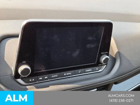 Used 2025 Nissan Rogue SV FWD image 21