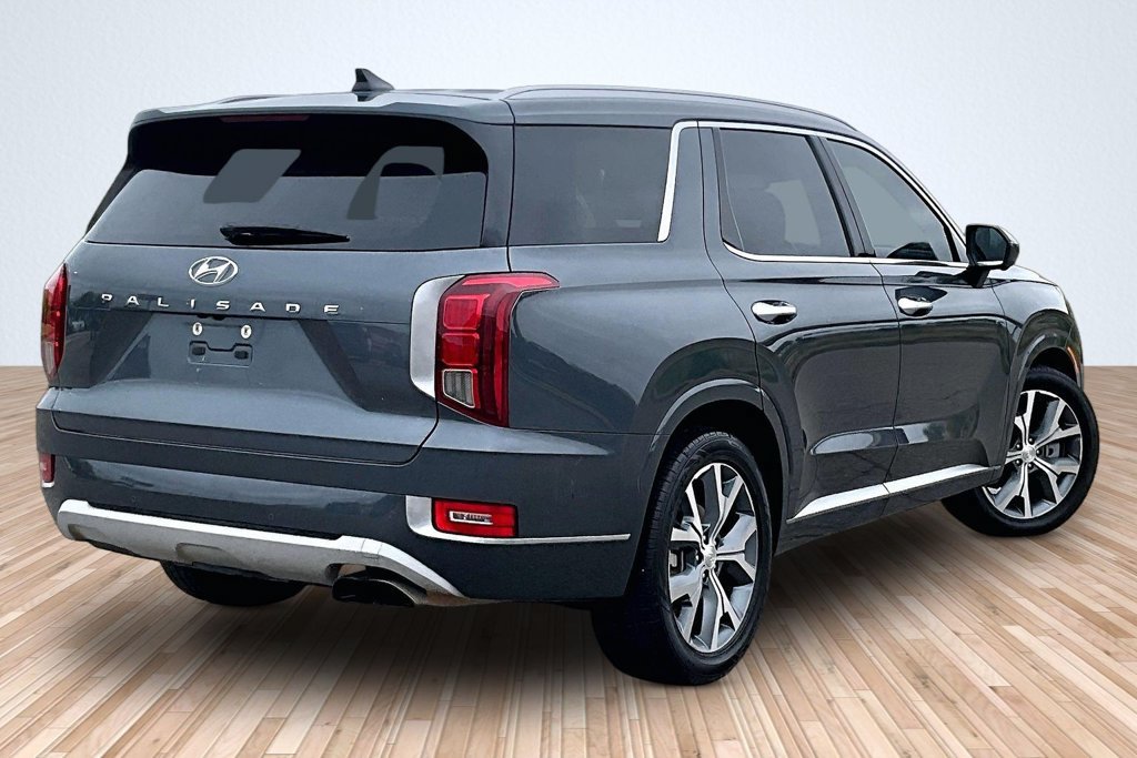 Used 2021 Hyundai Palisade Limited FWD image 2