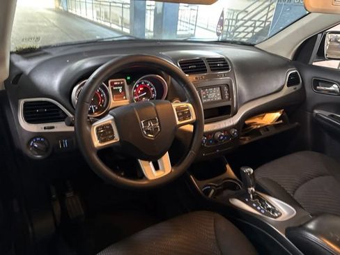 Used 2020 Dodge Journey SE w/ SE Popular Equipment Group FWD image 6
