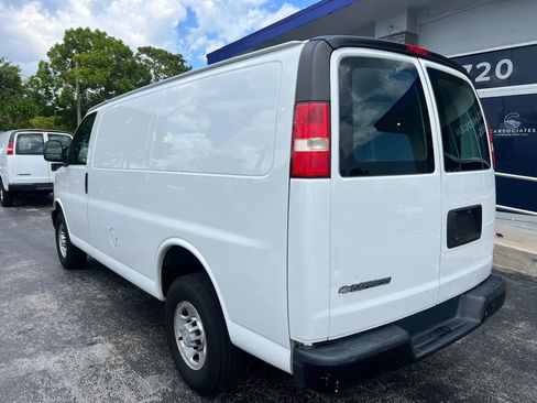 Used 2019 Chevrolet Express 2500 RWD image 5