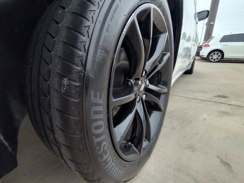 Used 2017 Dodge Charger SXT w/ Blacktop Package RWD image 10