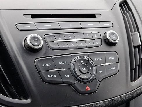 Used 2017 Ford Escape SE image 19