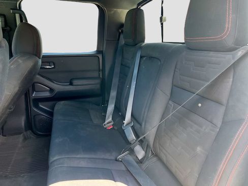 Used 2022 Nissan Frontier PRO-4X w/ Technology Package AWD/4WD image 23