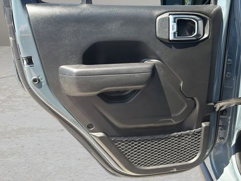 Used 2025 Jeep Wrangler Unlimited Rubicon AWD/4WD image 13