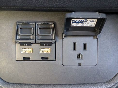 Used 2020 Toyota Highlander Limited image 15