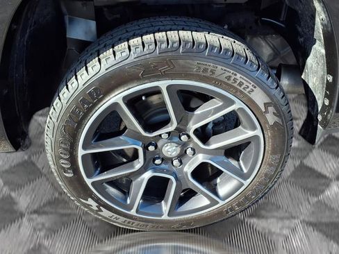 Used 2019 RAM 1500 Laramie image 19