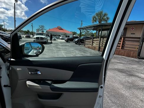 Used 2015 Honda Odyssey EX image 12