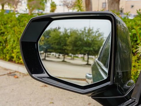 Certified 2023 Cadillac Escalade ESV Premium Luxury image 17