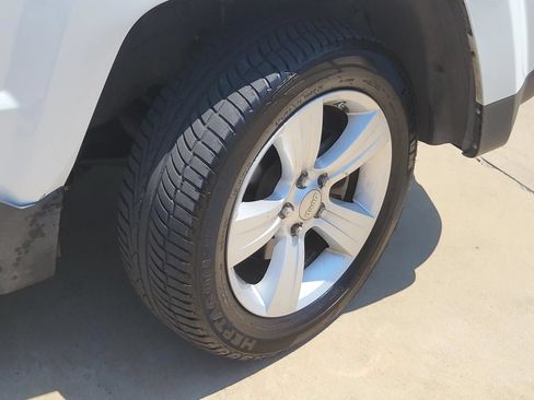 Used 2012 Jeep Patriot Limited FWD image 5