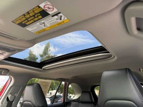 Used 2022 Toyota RAV4 XLE Premium AWD/4WD image 26