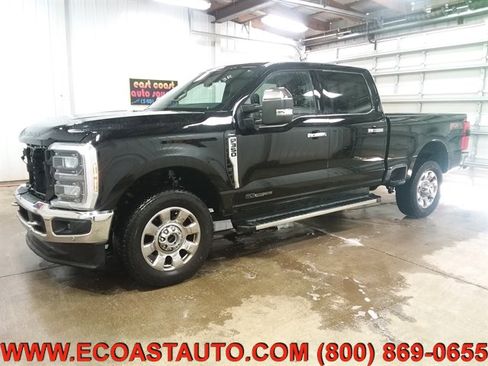 Used 2023 Ford F350 Lariat w/ Tow Technology Package image 6